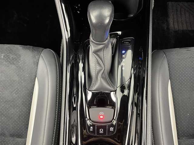 トヨタ Ｃ－ＨＲ S GRスポーツ 大分県 2019(令1)年 5.7万km ブラック/ホワイトパールクリスタルシャイン 2トーン ワンオーナー/トヨタセーフティセンス/純正SDナビ/AM/FM/USB/Bluetooth)/全方位カメラ/ハーフレザーシート/シートヒーター/ETC/レーダークルーズコントロール/ステアリングスイッチ/革巻きステアリング/電動パーキングブレーキ/LEDヘッドライト/オートハイビーム/オートライト/純正アルミホイール19インチ