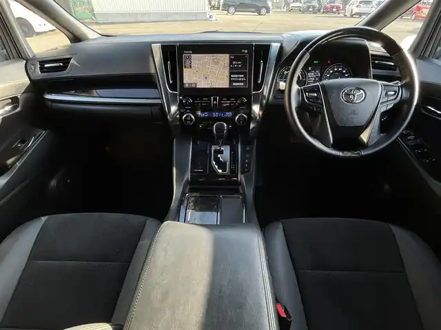 トヨタ アルファードハイブリット S タイプゴールド 道央・札幌 2020(令2)年 4.5万km ホワイトパールクリスタルシャイン ・４WD/・衝突軽減ブレーキ/・サンルーフ/・両側パワースライドドア/・パワーバックドア/・ハーフレザーシート/・純正ナビ/　CD＆DVD＆BT＆TV/・全方位カメラ/・バックカメラ/・フリップダウンモニター/・パーキングアシスト/・コーナーセンサー/・レーンキープアシスト/・レーダークルーズコントール/・オートエアコン/・オートライト/・オートリトラミラー/・JBLプレミアムサウンド/・プッシュスタート/・スマートキー/・ビルトインETC/・MT付きAT/・ブラインドスポットモニター/・オートハイビーム/・純正フロアマット/・ウィンカーミラー/・ドアバイザー/・フォグライト