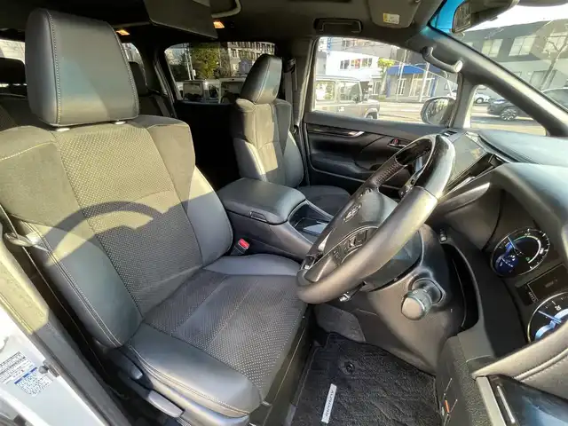 トヨタ アルファードハイブリット S タイプゴールド 道央・札幌 2020(令2)年 4.5万km ホワイトパールクリスタルシャイン ・４WD/・衝突軽減ブレーキ/・サンルーフ/・両側パワースライドドア/・パワーバックドア/・ハーフレザーシート/・純正ナビ/　CD＆DVD＆BT＆TV/・全方位カメラ/・バックカメラ/・フリップダウンモニター/・パーキングアシスト/・コーナーセンサー/・レーンキープアシスト/・レーダークルーズコントール/・オートエアコン/・オートライト/・オートリトラミラー/・JBLプレミアムサウンド/・プッシュスタート/・スマートキー/・ビルトインETC/・MT付きAT/・ブラインドスポットモニター/・オートハイビーム/・純正フロアマット/・ウィンカーミラー/・ドアバイザー/・フォグライト