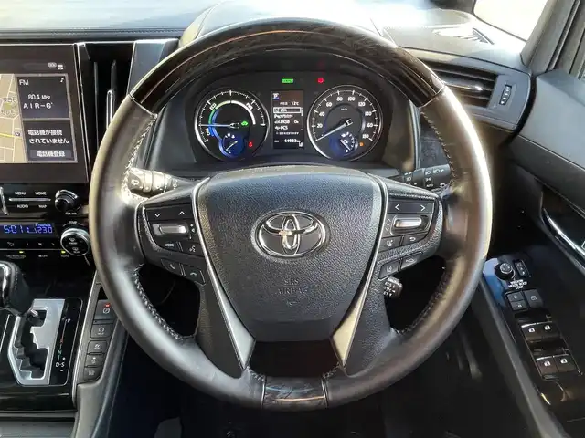 トヨタ アルファードハイブリット S タイプゴールド 道央・札幌 2020(令2)年 4.5万km ホワイトパールクリスタルシャイン ・４WD/・衝突軽減ブレーキ/・サンルーフ/・両側パワースライドドア/・パワーバックドア/・ハーフレザーシート/・純正ナビ/　CD＆DVD＆BT＆TV/・全方位カメラ/・バックカメラ/・フリップダウンモニター/・パーキングアシスト/・コーナーセンサー/・レーンキープアシスト/・レーダークルーズコントール/・オートエアコン/・オートライト/・オートリトラミラー/・JBLプレミアムサウンド/・プッシュスタート/・スマートキー/・ビルトインETC/・MT付きAT/・ブラインドスポットモニター/・オートハイビーム/・純正フロアマット/・ウィンカーミラー/・ドアバイザー/・フォグライト