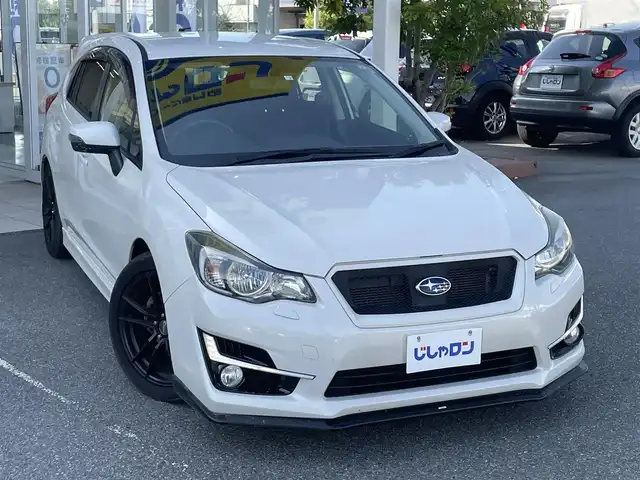スバル インプレッサ スポーツ 2．0i－S 山梨県 2015(平27)年 9.3万km クリスタルホワイトP (株)IDOMが運営する【じしゃロン甲府店】の自社ローン専用車両になります。/こちらは現金またはオートローンご利用時の価格です。自社ローンご希望の方は別途その旨お申付け下さい/４ＷＤ/Si-Drive/クルーズコントロール/パドルシフト/キーレス２個/ＥＴＣ/社外ナビ・フルセグTV/CD・DVD・BTオーディオ/バックカメラ/保証書・取説書