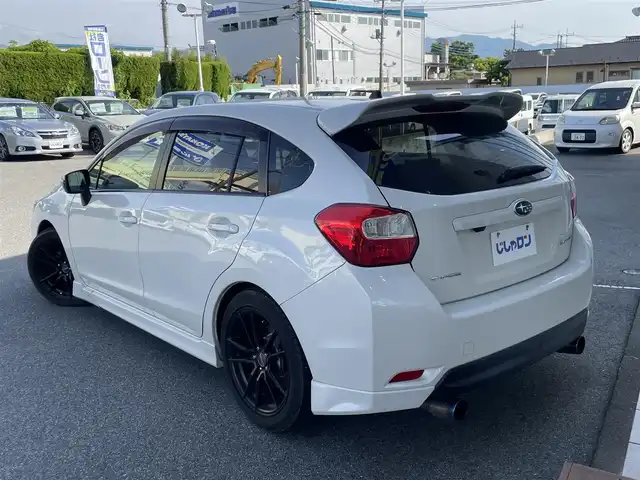 スバル インプレッサ スポーツ 2．0i－S 山梨県 2015(平27)年 9.3万km クリスタルホワイトP (株)IDOMが運営する【じしゃロン甲府店】の自社ローン専用車両になります。/こちらは現金またはオートローンご利用時の価格です。自社ローンご希望の方は別途その旨お申付け下さい/４ＷＤ/Si-Drive/クルーズコントロール/パドルシフト/キーレス２個/ＥＴＣ/社外ナビ・フルセグTV/CD・DVD・BTオーディオ/バックカメラ/保証書・取説書
