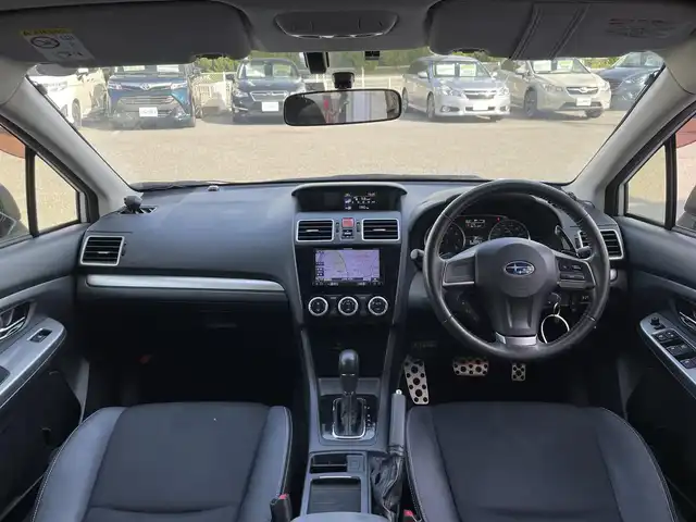 スバル インプレッサ スポーツ 2．0i－S 山梨県 2015(平27)年 9.3万km クリスタルホワイトP (株)IDOMが運営する【じしゃロン甲府店】の自社ローン専用車両になります。/こちらは現金またはオートローンご利用時の価格です。自社ローンご希望の方は別途その旨お申付け下さい/４ＷＤ/Si-Drive/クルーズコントロール/パドルシフト/キーレス２個/ＥＴＣ/社外ナビ・フルセグTV/CD・DVD・BTオーディオ/バックカメラ/保証書・取説書