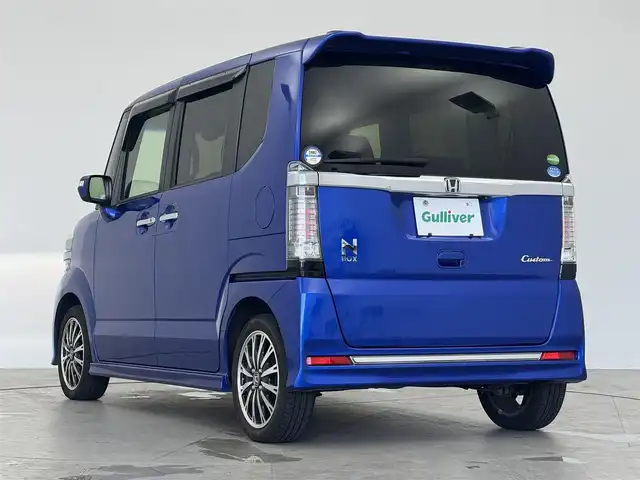 ホンダ Ｎ ＢＯＸ カスタム ターボ SSパッケージ 愛知県 2017(平29)年 4.7万km ブリリアントスポーティブルーメタリック2トーン 特別仕様車/　　・本革巻ステアリングホイール/　　・本革巻セレクトレバー/　　・LEDルームランプ　　/　　・運転席ハイトアジャスター/　　・ナビ装着用スペシャルパッケージ/純正ディーラーオプション7インチメモリナビ/　・CD/DVD/BT/フルセグ/バックカメラ/純正後席フリップダウンモニター/ステアリングリモコン/クルーズコントロール/パドルシフト/ベンチシート/フルフラットシート/チップアップシート/純正フロアマット/純正15インチアルミホイール/取扱説明書/スマートキー/スペアキー