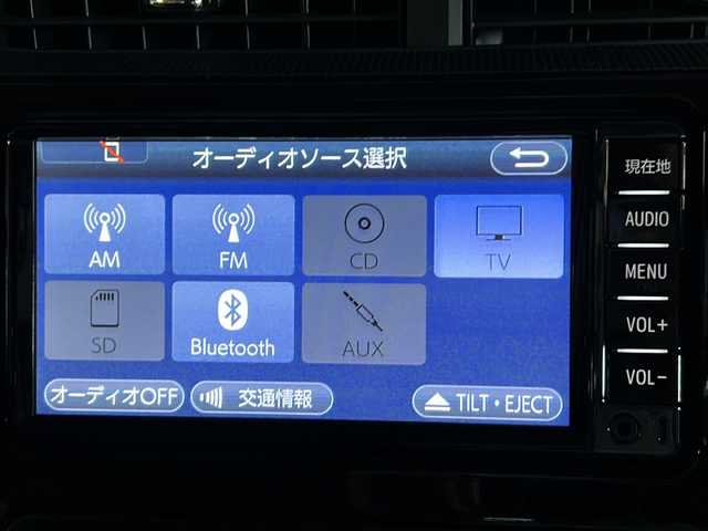 トヨタ アクア G 静岡県 2019(平31)年 1.5万km スーパーホワイトⅡ 【安全装備】/プリクラッシュセーフティ/（レーザーレーダー・単眼カメラ方式）/（自車車速約30km/hから80km/h間：ブレーキアシスト機能発動）/（自車車速約10km/hから80km/h間踏力無時：約30km/h減速）/レーンディパーチャーアラート/（作動車速50km/h以上時）/オートマチックハイビーム/（作動車速30km/h以上時）/先行車発進お知らせ機能/【主要装備】/純正ナビ　/クルーズコントロール　/ＬＥＤヘッドライト　　/クリアランスソナー　/バックカメラ　/スマートキー　/スペアキー有り　/プッシュスタート　/社外フロアマット　/純正１５インチアルミ