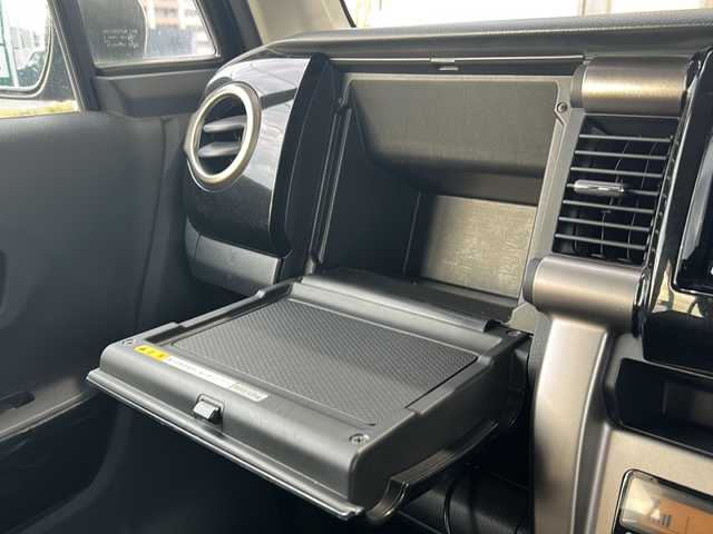 スズキ ハスラー Jスタイル Ⅱ 静岡県 2017(平29)年 5.3万km ブルーイッシュブラックパール3 社外ナビ(KENWOOD)/・フルセグTV/・FM/AM/・CD/DVD/・Bluetooth/・SD/・USB/主要装備/・バックカメラ/・ハーフレザーシート/・運転席＋助手席シートヒーター/・デュアルカメラブレーキサポート/・ＨＩＤヘッドライト/・オートライト/・アイドリングストップ/・プッシュスタート/・レーンキープアシスト/・横滑り防止装置