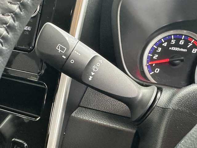 トヨタ ルーミー カスタムG S 滋賀県 2018(平30)年 2.9万km ブラックマイカ/マゼンダベリーメタリック 禁煙車/（CD/DVD/BT/フルセグTV/FM/AM）/スマートアシストIII/・衝突警報機能（歩行者・車両対応）/・衝突回避支援ブレーキ機能/・誤発進抑制制御機能（前後）/・車線逸脱警報機能/・路側逸脱警報機能/・ふらつき警報機能/・先行車発進お知らせ機能/・標識認識機能（進入禁止・一時停止・最高速度）/・ADB（アダプティブドライビングビーム）/バックカメラ/ビルトインETC/クルーズコントロール/両側パワースライドドア/コーナーセンサー/前後ドライブレコーダー/アイドリングストップ/LEDヘッドライト/純正14インチAW
