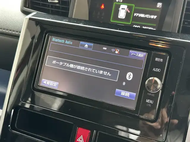 トヨタ ルーミー カスタムG S 滋賀県 2018(平30)年 2.9万km ブラックマイカ/マゼンダベリーメタリック 禁煙車/（CD/DVD/BT/フルセグTV/FM/AM）/スマートアシストIII/・衝突警報機能（歩行者・車両対応）/・衝突回避支援ブレーキ機能/・誤発進抑制制御機能（前後）/・車線逸脱警報機能/・路側逸脱警報機能/・ふらつき警報機能/・先行車発進お知らせ機能/・標識認識機能（進入禁止・一時停止・最高速度）/・ADB（アダプティブドライビングビーム）/バックカメラ/ビルトインETC/クルーズコントロール/両側パワースライドドア/コーナーセンサー/前後ドライブレコーダー/アイドリングストップ/LEDヘッドライト/純正14インチAW