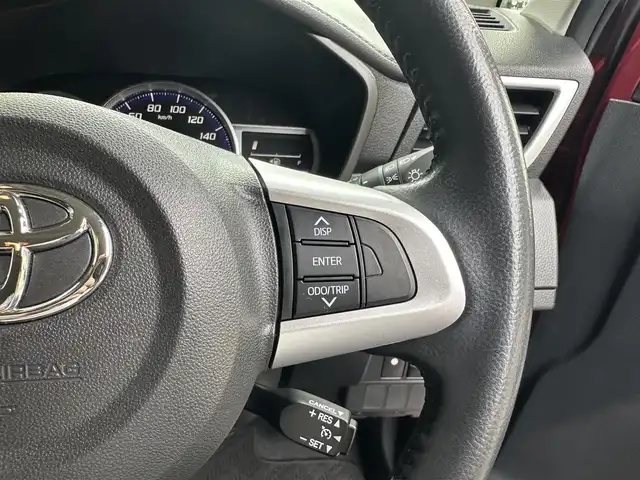 トヨタ ルーミー カスタムG S 滋賀県 2018(平30)年 2.9万km ブラックマイカ/マゼンダベリーメタリック 禁煙車/（CD/DVD/BT/フルセグTV/FM/AM）/スマートアシストIII/・衝突警報機能（歩行者・車両対応）/・衝突回避支援ブレーキ機能/・誤発進抑制制御機能（前後）/・車線逸脱警報機能/・路側逸脱警報機能/・ふらつき警報機能/・先行車発進お知らせ機能/・標識認識機能（進入禁止・一時停止・最高速度）/・ADB（アダプティブドライビングビーム）/バックカメラ/ビルトインETC/クルーズコントロール/両側パワースライドドア/コーナーセンサー/前後ドライブレコーダー/アイドリングストップ/LEDヘッドライト/純正14インチAW