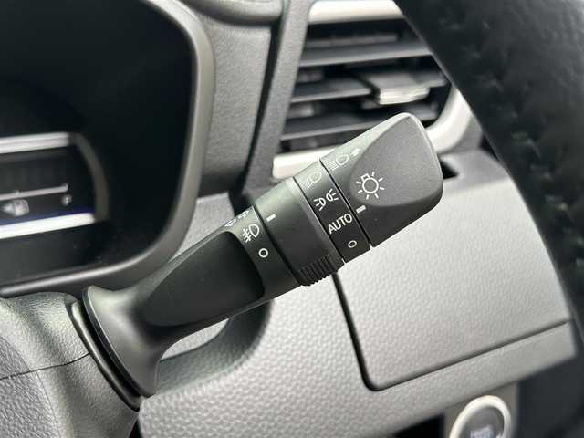 トヨタ ルーミー カスタムG S 滋賀県 2018(平30)年 2.9万km ブラックマイカ/マゼンダベリーメタリック 禁煙車/（CD/DVD/BT/フルセグTV/FM/AM）/スマートアシストIII/・衝突警報機能（歩行者・車両対応）/・衝突回避支援ブレーキ機能/・誤発進抑制制御機能（前後）/・車線逸脱警報機能/・路側逸脱警報機能/・ふらつき警報機能/・先行車発進お知らせ機能/・標識認識機能（進入禁止・一時停止・最高速度）/・ADB（アダプティブドライビングビーム）/バックカメラ/ビルトインETC/クルーズコントロール/両側パワースライドドア/コーナーセンサー/前後ドライブレコーダー/アイドリングストップ/LEDヘッドライト/純正14インチAW