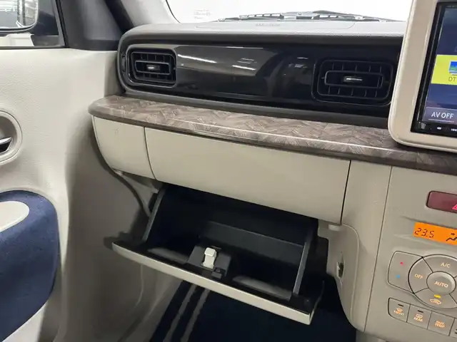 スズキ ラパン モード 三重県 2019(令1)年 5.8万km ノクターンブルーパール/ホワイト 2トーンルーフ ガソリン/FF/インパネCVT/純正 8インチナビ AVIC-RLS901/（CD/DVD/MSV/SD/FM/AM/TV/Bluetooth/iPod/USB/AUX）/【OP】全方位モニター/ドライブレコーダー 前後/ビルトインETC/安全装備/・デュアルカメラブレーキサポート/・車線逸脱警報機能/・ふらつき警報機能/・誤発進抑制機能/・後方誤発進抑制機能/・リヤパーキングセンサー/・後退時ブレーキサポート/・標識認識機能（車両進入禁止、はみ出し通行禁止、最高速度、一時停止）/・ハイビームアシスト/装備/・シートヒーター（D/N）/・オートエアコン/・オートライトシステム/・キセノンヘッドライト（ロービーム）/・プッシュスタート/・ステアリングスイッチ/・電動格納ドアミラー/・純正ホイールキャップ＆14インチスチールホイール/・スマートキーx2/など