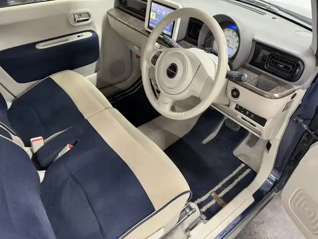 スズキ ラパン モード 三重県 2019(令1)年 5.8万km ノクターンブルーパール/ホワイト 2トーンルーフ ガソリン/FF/インパネCVT/純正 8インチナビ AVIC-RLS901/（CD/DVD/MSV/SD/FM/AM/TV/Bluetooth/iPod/USB/AUX）/【OP】全方位モニター/ドライブレコーダー 前後/ビルトインETC/安全装備/・デュアルカメラブレーキサポート/・車線逸脱警報機能/・ふらつき警報機能/・誤発進抑制機能/・後方誤発進抑制機能/・リヤパーキングセンサー/・後退時ブレーキサポート/・標識認識機能（車両進入禁止、はみ出し通行禁止、最高速度、一時停止）/・ハイビームアシスト/装備/・シートヒーター（D/N）/・オートエアコン/・オートライトシステム/・キセノンヘッドライト（ロービーム）/・プッシュスタート/・ステアリングスイッチ/・電動格納ドアミラー/・純正ホイールキャップ＆14インチスチールホイール/・スマートキーx2/など