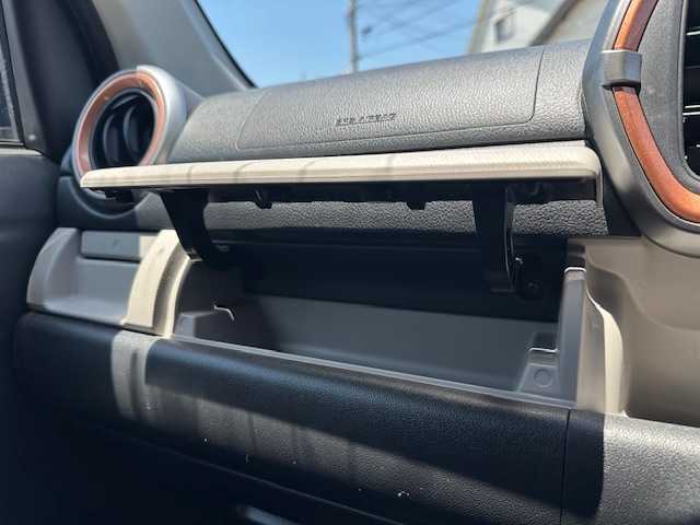 トヨタ パッソ モーダ　チャーム 大阪府 2020(令2)年 2.4万km ブラックマイカメタリック/ダークエメラルドマイカ 2トーン ナビ　/フルセグ　/Ｂｌｕｅｔｏｏｔｈ　/全方位カメラ　/ハーフレザーシート　/シートヒーター　/ＬＥＤヘッドライト　/オートハイビーム　/前後コーナーセンサー　/スマートキー　/純正マット　/アイドリングストップ /ETC