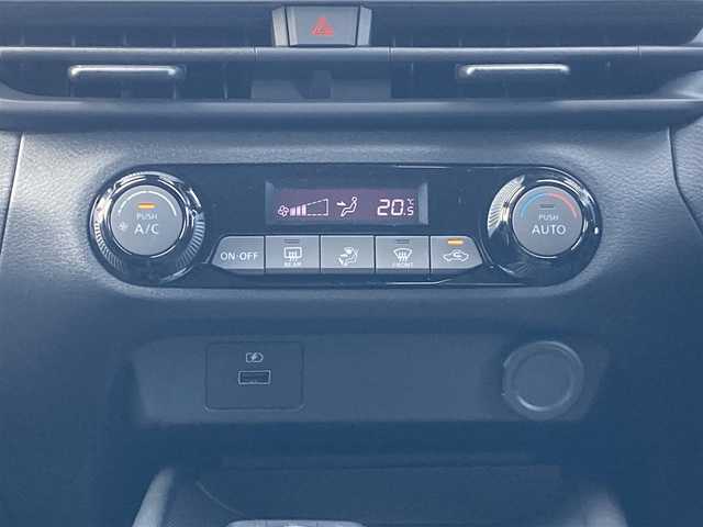 日産 ノート X 愛媛県 2022(令4)年 1.2万km ダークメタルグレー 純正9インチメモリナビ/(CD/DVD/BT/フルセグTV)/衝突被害軽減システム/車線逸脱警報/横滑り防止装置/ETC/ドライブレコーダー/オートライト/ウィンカーミラー/電動格納ミラー/プッシュスタート/スマートキー/フロアマット/ドアバイザー/取扱説明書