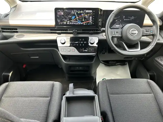 日産 セレナ 兵庫県 2023(令5)年 4万km プリズムホワイト 純正ナビ/BTオーディオ/フルセグTV/全方位カメラ/前後ドライブレコーダー/オートパーキングブレーキ/プロパイロットパーキング/クルーズコントロール（追従走行アリ）/前後コーナーセンサー/ワイヤレス充電/オートホールド/デジタルインナーミラー/両側パワースライドドア/ETC2.0