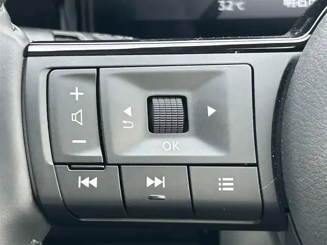 日産 セレナ 兵庫県 2023(令5)年 4万km プリズムホワイト 純正ナビ/BTオーディオ/フルセグTV/全方位カメラ/前後ドライブレコーダー/オートパーキングブレーキ/プロパイロットパーキング/クルーズコントロール（追従走行アリ）/前後コーナーセンサー/ワイヤレス充電/オートホールド/デジタルインナーミラー/両側パワースライドドア/ETC2.0