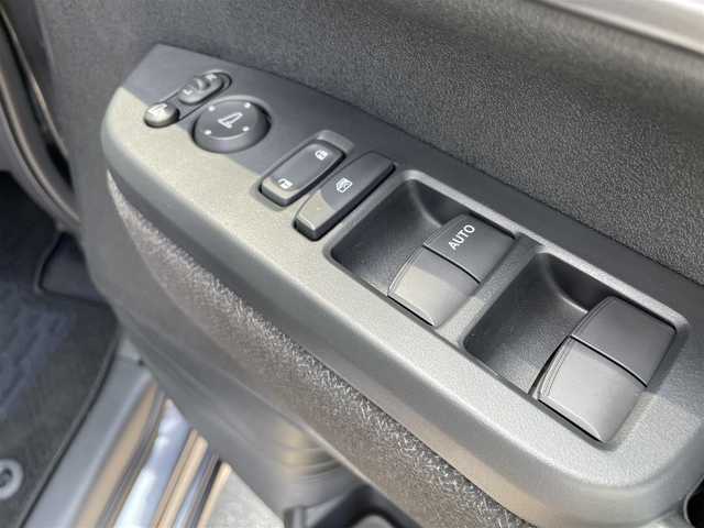 ホンダ Ｎ ＢＯＸ カスタム 石川県 2024(令6)年 0.1万km メテオロイドグレーメタリック 純正9型ナビ/フルセグTV/バックカメラ/LEDヘッドライト/ビルトインETC/ドライブレコーダー/シートヒーター/パワースライドドア/ホンダセンシング/レーダークルーズ/純正アルミホイール/レーンキープ/スマートキー/プッシュスタート/保証書