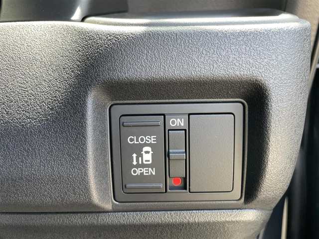 ホンダ Ｎ ＢＯＸ カスタム 石川県 2024(令6)年 0.1万km メテオロイドグレーメタリック 純正9型ナビ/フルセグTV/バックカメラ/LEDヘッドライト/ビルトインETC/ドライブレコーダー/シートヒーター/パワースライドドア/ホンダセンシング/レーダークルーズ/純正アルミホイール/レーンキープ/スマートキー/プッシュスタート/保証書