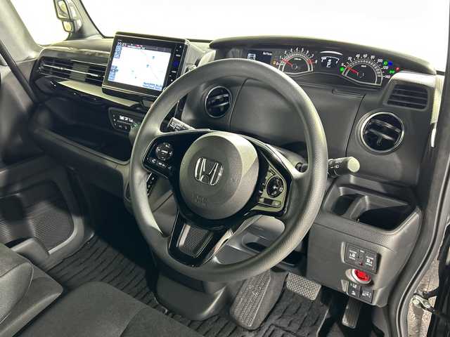 ホンダ Ｎ ＢＯＸ カスタム L 神奈川県 2022(令4)年 1.6万km クリスタルブラックパール 純正メモリーナビゲーション【VXU-227NBi】/フルセグ　CD DVD　AM FM SD　Bluetooth/バックカメラ/両側電動スライドドア/ホンダセンシング/衝突軽減ブレーキ/誤発進抑制機能/オートハイビーム/標識認識機能/後方誤発進抑制機能/路外逸脱抑制機能/歩行者事故低減ステアリング/アダブティブクルーズコントロール/プラズマクラスター付オートエアコン/前席シートヒーター/運転席市オートリフター/前席シートバックポケット/テーブル/ステアリングスイッチ/ETC/ECON/電動パーキングブレーキ/オートブレーキホールド/プッシュスタート/スマートキー/LEDヘッドランプ/オートライト/フロントフォグランプ/電格ウインカーミラー