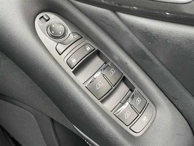 日産 スカイライン 200GT－t タイプP 愛知県 2014(平26)年 9.2万km パール 純正ナビ/・Bluetooth/・FM/AM/・TVフルセグ/・CD/・iPod/・AUX/DCA/LDP/BSI/エマージェンシーブレーキ/レーダークルーズコントロール/アラウンドビューモニター/ステアリングスイッチ/アイドリングストップ/パワーシート/シートヒーター/LEDライト/純正17インチAW/純正フロアマット/ドアバイザー