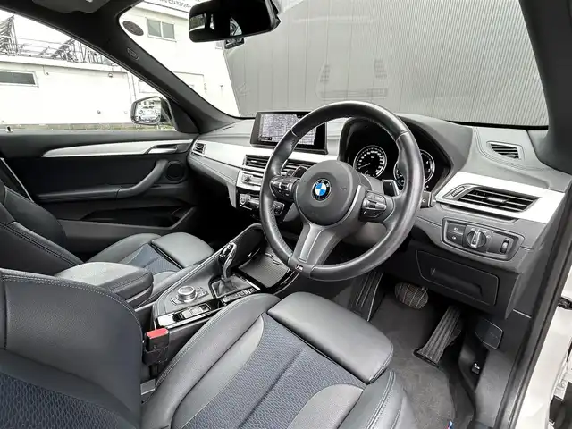 ＢＭＷ Ｘ１ xDrive 18d Mスポーツ 道東・釧路十勝 2022(令4)年 3.7万km アルピンホワイトⅢ ワンオーナー/アドバンスド・アクティブ・セーフティ・パッケージ/　ドライビング・アシスト・プラス/　アクティブクルーズコントロール/コンフォートパッケージ/　スライディング・リヤ・シート/　ワイヤレス・チャージング/　M シートベルト/ヘッドアップディスプレイ/純正ナビ/　BT/USB/Type-C/バックカメラ/ミラーETC/前後ドライブレコーダー/ハーフレザーシート/前席パワーシート/オートマチック・テールゲート/純正19インチAW/純正フロアマット/取扱説明書/保証書
