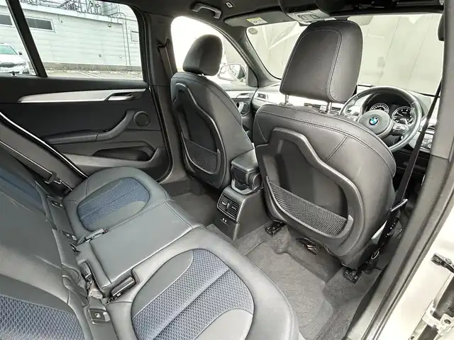 ＢＭＷ Ｘ１ xDrive 18d Mスポーツ 道東・釧路十勝 2022(令4)年 3.7万km アルピンホワイトⅢ ワンオーナー/アドバンスド・アクティブ・セーフティ・パッケージ/　ドライビング・アシスト・プラス/　アクティブクルーズコントロール/コンフォートパッケージ/　スライディング・リヤ・シート/　ワイヤレス・チャージング/　M シートベルト/ヘッドアップディスプレイ/純正ナビ/　BT/USB/Type-C/バックカメラ/ミラーETC/前後ドライブレコーダー/ハーフレザーシート/前席パワーシート/オートマチック・テールゲート/純正19インチAW/純正フロアマット/取扱説明書/保証書