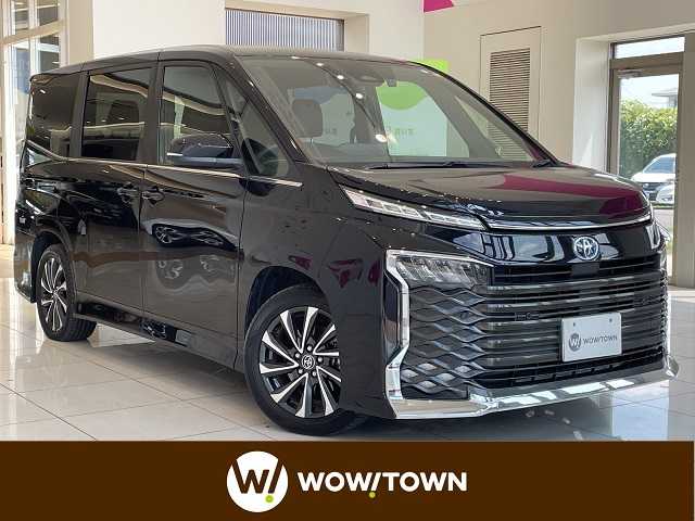 トヨタ ヴォクシー ハイブリッド S－Z 神奈川県 2023(令5)年 3.2万km アティチュードブラックマイカ トヨタセーフティーセンス /快適利便パッケージ /ユニバーサルステップ /10.5インチディスプレイオーディオ（ナビ・TV付き） /バックカメラ /両側電動 /パワーバックドア /レーダークルコン /LEDオートライト/ハーフレザー /シートヒーター/純正17インチアルミホイール/ステアリングヒーター/ステアリングスイッチ/純正ETC