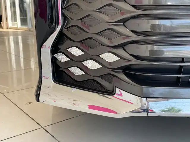 トヨタ ヴォクシー ハイブリッド S－Z 神奈川県 2023(令5)年 3.2万km アティチュードブラックマイカ トヨタセーフティーセンス /快適利便パッケージ /ユニバーサルステップ /10.5インチディスプレイオーディオ（ナビ・TV付き） /バックカメラ /両側電動 /パワーバックドア /レーダークルコン /LEDオートライト/ハーフレザー /シートヒーター/純正17インチアルミホイール/ステアリングヒーター/ステアリングスイッチ/純正ETC