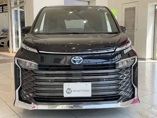 トヨタ ヴォクシー ハイブリッド S－Z 神奈川県 2023(令5)年 3.2万km アティチュードブラックマイカ トヨタセーフティーセンス /快適利便パッケージ /ユニバーサルステップ /10.5インチディスプレイオーディオ（ナビ・TV付き） /バックカメラ /両側電動 /パワーバックドア /レーダークルコン /LEDオートライト/ハーフレザー /シートヒーター/純正17インチアルミホイール/ステアリングヒーター/ステアリングスイッチ/純正ETC