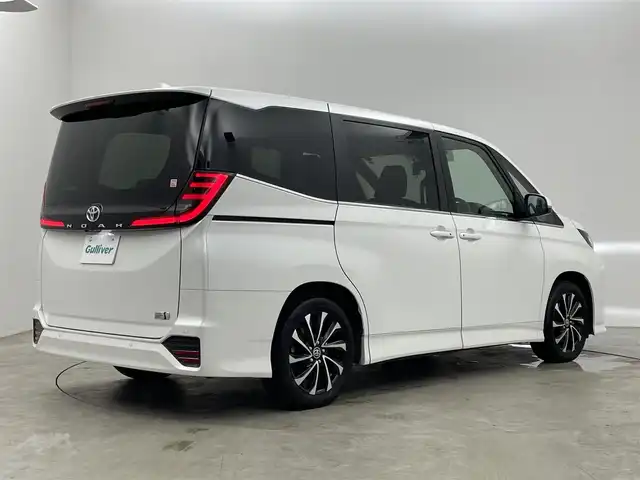 トヨタ ノア ハイブリッド S－Z 埼玉県 2022(令4)年 1.5万km ホワイトパールクリスタルシャイン 純正ディスプレイオーディオ　フリップダウンモニター　ユニバーサルステップ　バックカメラ　ＤＶＤ再生　　セーフティセンス　レーダークルーズ　前後ドラレコ　シートヒーター　ＨＤＭＩ　ＡＣ１００Ｖ　ＬＥＤ