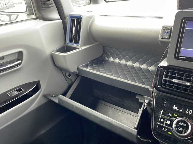 ダイハツ タント カスタム RS 新潟県 2020(令2)年 1.4万km パール ワンオーナー/純正メモリナビ/(BT/AM/FM/CD/DVD/フルセグTV/)/4WD/両側パワースライドドア/ハーフレザーシート/シートヒーター(前席)/全周囲カメラ/バックカメラ/ドライブレコーダー/ETC/純正15インチアルミホイール/純正フロアマット/ABS/横滑り防止装置/衝突被害軽減システム/盗難防止装置