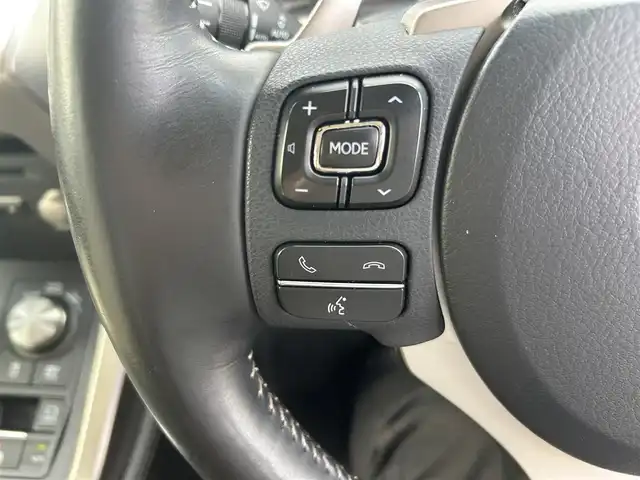 レクサス ＮＸ 300h バージョンL 岡山県 2018(平30)年 9.9万km ソニッククォーツ 登録時走行距離98816km/純正10.3インチナビ/フルセグTV(AM.FM.TV.BT)/全方位バックカメラ/ETC2.0/ヘッドアップディスプレイ/ブラインドスポットモニター/ドライブレコーダー/シートヒーター/エアシート/ステアリングヒーター/クリアランスソナー/衝突軽減ブレーキ/横滑り防止装置/レーダークルーズコントロール/レーンキープアシスト/オートライト/オートマチックハイビーム/アイドリングストップ/電動リアゲート/18インチ純正AW/純正フロアマット/レザーシート/全席パワーシート