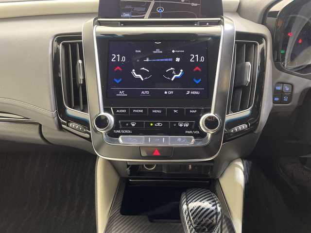 トヨタ クラウン ハイブリッド RS アドバンス 愛媛県 2019(令1)年 7.3万km ホワイトパールクリスタルシャイン 純正ナビ/フルセグ／Ｂｌｕｅｔｏｏｔｈ／ＣＤ／ＤＶＤ／ＵＳＢ/全方位カメラ/衝突軽減ブレーキ/レーダークルーズコントロール/ＥＴＣ２．０/前方ドライブレコーダー/ＤＮ席パワーシート/DN席シートヒーター/ベンチレーション/レザーシート/前後コーナーセンサー/レーンキープアシスト/TRDエアロ/TRDアルミホイール/オートマチックハイビーム/LEDヘッドライト