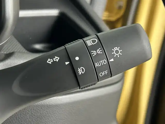 スズキ スペーシア ギア HYBRID XZターボ 道央・札幌 2024(令6)年 0.2万km 黄Ⅱ ・４WD/・純正メモリーナビゲーション/　BT/USB/フルセグ/iPod/HDMI/・全方位カメラ/・ヘッドアップディスプレイ/・両側パワースライドドア/・レーダークルーズコントロール/・レーンキープアシスト/・衝突軽減ブレーキ/・横滑り防止装置/・前席シートヒーター/・ステアリングヒーター/・オートライト/・LEDヘッドライト/・フロントフォグランプ/・前後コーナーセンサー/・パドルシフト/・スマートキー/・プッシュスタート/・純正フロアマット/・純正ＡＷ14インチ/・ヘッドライトレベライザー/・シーバックテーブル/・ルーフファン