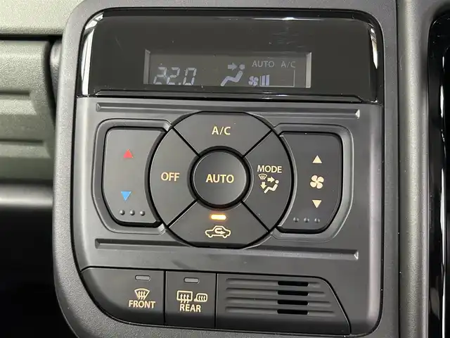 スズキ スペーシア ギア HYBRID XZターボ 道央・札幌 2024(令6)年 0.2万km 黄Ⅱ ・４WD/・純正メモリーナビゲーション/　BT/USB/フルセグ/iPod/HDMI/・全方位カメラ/・ヘッドアップディスプレイ/・両側パワースライドドア/・レーダークルーズコントロール/・レーンキープアシスト/・衝突軽減ブレーキ/・横滑り防止装置/・前席シートヒーター/・ステアリングヒーター/・オートライト/・LEDヘッドライト/・フロントフォグランプ/・前後コーナーセンサー/・パドルシフト/・スマートキー/・プッシュスタート/・純正フロアマット/・純正ＡＷ14インチ/・ヘッドライトレベライザー/・シーバックテーブル/・ルーフファン