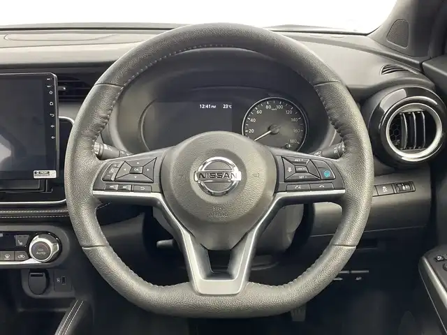 日産 キックス X 新潟県 2020(令2)年 5万km ピュアブラック ワンオーナー/プロパイロット/10インチディスプレイオーディオ/衝突被害軽減ブレーキ/レーンキープアシスト/レーダークルーズコントロール/前後コーナーセンサー/ハーフレザーシート/前席シートヒーター/ステアリングヒーター/LEDヘッドライト/横滑り防止装置/オートライト