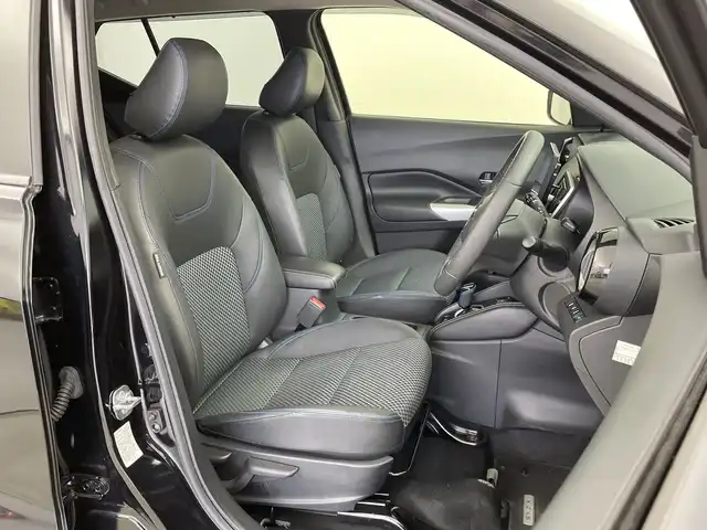 日産 キックス X 新潟県 2020(令2)年 5万km ピュアブラック ワンオーナー/プロパイロット/10インチディスプレイオーディオ/衝突被害軽減ブレーキ/レーンキープアシスト/レーダークルーズコントロール/前後コーナーセンサー/ハーフレザーシート/前席シートヒーター/ステアリングヒーター/LEDヘッドライト/横滑り防止装置/オートライト