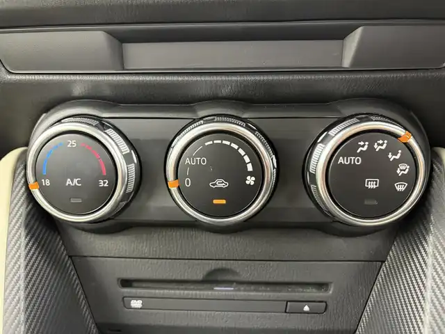 マツダ デミオ XD ツーリング Lパッケージ 愛知県 2014(平26)年 2.7万km アルミニウムメタリック 純正SDナビ/・フルセグTV/・Bluetooth/バックカメラ/クルーズコントロール/パドルシフト/革巻きステアリング　/レザーシート/フォグランプ/LEDライト/ETC/HUD/純正AW