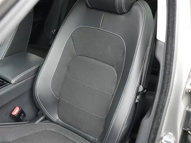 ジャガー Ｆペース R－スポーツ 静岡県 2017(平29)年 5.1万km シルバー ワンオーナー/軽減ブレーキ　車線逸脱警告/ＩＮＣＯＮＴＲＯＬ　ＴＯＵＣＨ　ＰＲＯナビフルセグＴＶＢｌｕｅｔｏｏｔｈ/全方位カメラ/デジタルメータークラスター/MERIDIANサラウンド/ハーフレザーシート　シートヒーター/パワーバックドア/アダプティブLEDヘッドライト/ヒルアシスト/ETC