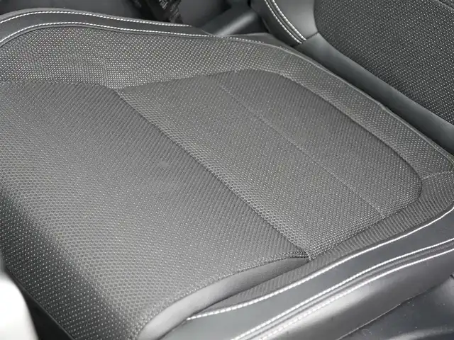 ジャガー Ｆペース R－スポーツ 静岡県 2017(平29)年 5.1万km シルバー ワンオーナー/軽減ブレーキ　車線逸脱警告/ＩＮＣＯＮＴＲＯＬ　ＴＯＵＣＨ　ＰＲＯナビフルセグＴＶＢｌｕｅｔｏｏｔｈ/全方位カメラ/デジタルメータークラスター/MERIDIANサラウンド/ハーフレザーシート　シートヒーター/パワーバックドア/アダプティブLEDヘッドライト/ヒルアシスト/ETC