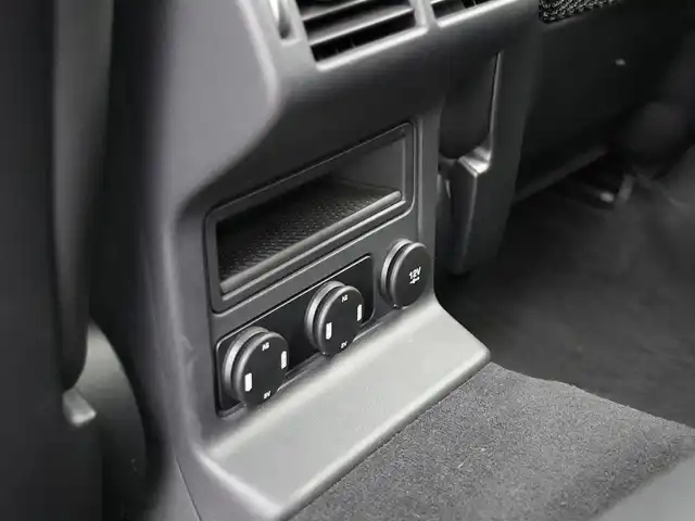 ジャガー Ｆペース R－スポーツ 静岡県 2017(平29)年 5.1万km シルバー ワンオーナー/軽減ブレーキ　車線逸脱警告/ＩＮＣＯＮＴＲＯＬ　ＴＯＵＣＨ　ＰＲＯナビフルセグＴＶＢｌｕｅｔｏｏｔｈ/全方位カメラ/デジタルメータークラスター/MERIDIANサラウンド/ハーフレザーシート　シートヒーター/パワーバックドア/アダプティブLEDヘッドライト/ヒルアシスト/ETC