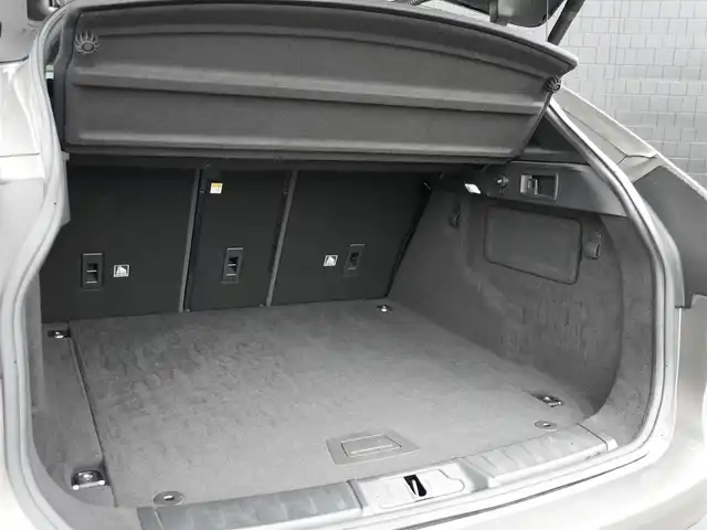 ジャガー Ｆペース R－スポーツ 静岡県 2017(平29)年 5.1万km シルバー ワンオーナー/軽減ブレーキ　車線逸脱警告/ＩＮＣＯＮＴＲＯＬ　ＴＯＵＣＨ　ＰＲＯナビフルセグＴＶＢｌｕｅｔｏｏｔｈ/全方位カメラ/デジタルメータークラスター/MERIDIANサラウンド/ハーフレザーシート　シートヒーター/パワーバックドア/アダプティブLEDヘッドライト/ヒルアシスト/ETC