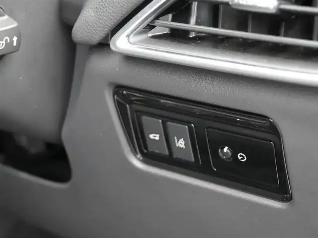 ジャガー Ｆペース R－スポーツ 静岡県 2017(平29)年 5.1万km シルバー ワンオーナー/軽減ブレーキ　車線逸脱警告/ＩＮＣＯＮＴＲＯＬ　ＴＯＵＣＨ　ＰＲＯナビフルセグＴＶＢｌｕｅｔｏｏｔｈ/全方位カメラ/デジタルメータークラスター/MERIDIANサラウンド/ハーフレザーシート　シートヒーター/パワーバックドア/アダプティブLEDヘッドライト/ヒルアシスト/ETC