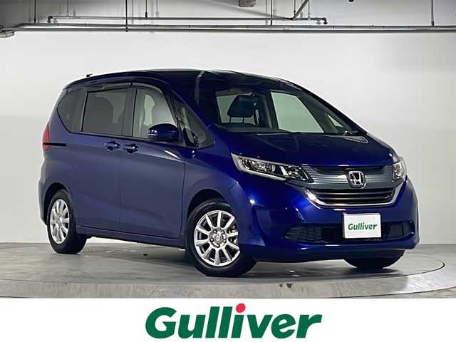 ホンダ フリード G ホンダセンシング 広島県 2017(平29)年 6.1万km コバルトブルーパール 禁煙車/ホンダセンシング/・衝突軽減ブレーキ〈CMBS〉/・誤発進抑制機能/・ACC〈アダプティブ・クルーズ・コントロール〉/・LKAS〈車線維持支援システム〉/・歩行者事故低減ステアリング/・路外逸脱抑制機能/・先行車発進お知らせ機能/・標識認識機能/Sパッケージ/・本革巻ステアリングホイール/・コンビシート&専用インテリア/・シートバックアッパーポケット/・LEDヘッドライト＋LEDアクティブコーナリングライト/Cパッケージ/・プラズマクラスター技術搭載エアコン/・ロールサンシェイド/・IRカット〈遮熱〉/UVカット機能付フロントウインドウガラス+IRカット〈遮熱〉/スーパーUVカットフロントドアガラス/・コンフォートビューパッケージ（親水/ヒーテッドドアミラー＋熱線入りフロントウインドウ＋フロントドア撥水ガラス）/社外ナビ（CN-RE04D）/・フルセグ/CD/DVD/Bluetooth/SD/バックカメラ/ETC/スマートキー/プッシュスタート/スペアキー