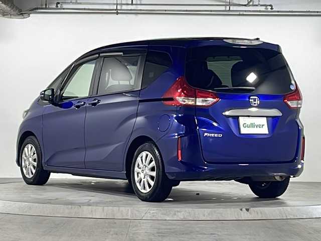 ホンダ フリード G ホンダセンシング 広島県 2017(平29)年 6.1万km コバルトブルーパール 禁煙車/ホンダセンシング/・衝突軽減ブレーキ〈CMBS〉/・誤発進抑制機能/・ACC〈アダプティブ・クルーズ・コントロール〉/・LKAS〈車線維持支援システム〉/・歩行者事故低減ステアリング/・路外逸脱抑制機能/・先行車発進お知らせ機能/・標識認識機能/Sパッケージ/・本革巻ステアリングホイール/・コンビシート&専用インテリア/・シートバックアッパーポケット/・LEDヘッドライト＋LEDアクティブコーナリングライト/Cパッケージ/・プラズマクラスター技術搭載エアコン/・ロールサンシェイド/・IRカット〈遮熱〉/UVカット機能付フロントウインドウガラス+IRカット〈遮熱〉/スーパーUVカットフロントドアガラス/・コンフォートビューパッケージ（親水/ヒーテッドドアミラー＋熱線入りフロントウインドウ＋フロントドア撥水ガラス）/社外ナビ（CN-RE04D）/・フルセグ/CD/DVD/Bluetooth/SD/バックカメラ/ETC/スマートキー/プッシュスタート/スペアキー