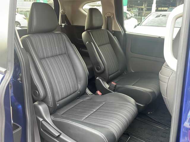 ホンダ フリード G ホンダセンシング 広島県 2017(平29)年 6.1万km コバルトブルーパール 禁煙車/ホンダセンシング/・衝突軽減ブレーキ〈CMBS〉/・誤発進抑制機能/・ACC〈アダプティブ・クルーズ・コントロール〉/・LKAS〈車線維持支援システム〉/・歩行者事故低減ステアリング/・路外逸脱抑制機能/・先行車発進お知らせ機能/・標識認識機能/Sパッケージ/・本革巻ステアリングホイール/・コンビシート&専用インテリア/・シートバックアッパーポケット/・LEDヘッドライト＋LEDアクティブコーナリングライト/Cパッケージ/・プラズマクラスター技術搭載エアコン/・ロールサンシェイド/・IRカット〈遮熱〉/UVカット機能付フロントウインドウガラス+IRカット〈遮熱〉/スーパーUVカットフロントドアガラス/・コンフォートビューパッケージ（親水/ヒーテッドドアミラー＋熱線入りフロントウインドウ＋フロントドア撥水ガラス）/社外ナビ（CN-RE04D）/・フルセグ/CD/DVD/Bluetooth/SD/バックカメラ/ETC/スマートキー/プッシュスタート/スペアキー