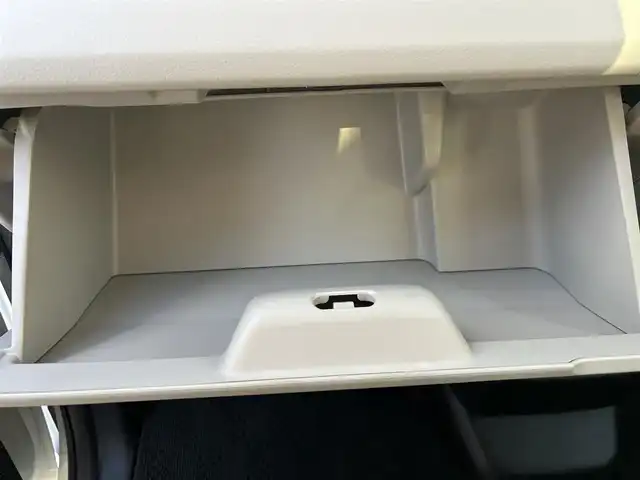 ホンダ Ｎ ＢＯＸ 埼玉県 2024(令6)年 0.4万km プラチナホワイトパール 登録時3589km/純正ナビ（フルセグTV/AM/FM/BT）/バックカメラ/両側パワースライドドア/前席シートヒーター/クルーズコントロール追従有/レーンキープアシスト/コーナーセンサー前後/オートブレーキホールド/純正前後ドライブレコーダー/純正LEDヘッドライト/純正フロアマット/USB入力端子/Aストップ/Pスタート/スマートキー/スペアキー1本/保証書/車両取扱説明書