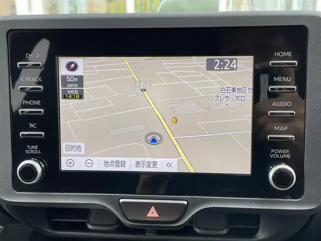 トヨタ ヤリス ハイブリッド X 道央・札幌 2022(令4)年 6.8万km スーパーホワイトⅡ ・4WD/・ワンオーナー/・衝突軽減ブレーキ/・寒冷地仕様/・純正ディスプレイオーディオ/　BT＆USB＆AM＆FM/・バックカメラ/・レーダークルーズコントロール/・レーンキープアシスト/・オートエアコン/・オートライト/・オートリトラミラー/・プッシュスタート/・スマートキー/・ミラーヒーター/・AC100V/・ビルトインETC/・純正フロアマット/・ウィンカーミラー/・スペアキー