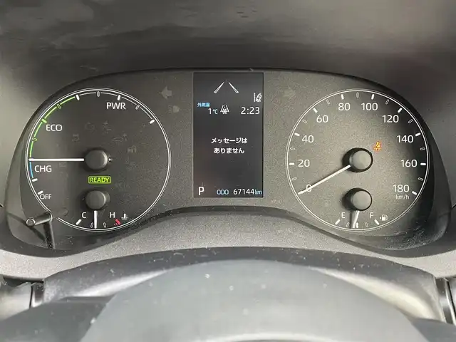 トヨタ ヤリス ハイブリッド X 道央・札幌 2022(令4)年 6.8万km スーパーホワイトⅡ ・4WD/・ワンオーナー/・衝突軽減ブレーキ/・寒冷地仕様/・純正ディスプレイオーディオ/　BT＆USB＆AM＆FM/・バックカメラ/・レーダークルーズコントロール/・レーンキープアシスト/・オートエアコン/・オートライト/・オートリトラミラー/・プッシュスタート/・スマートキー/・ミラーヒーター/・AC100V/・ビルトインETC/・純正フロアマット/・ウィンカーミラー/・スペアキー