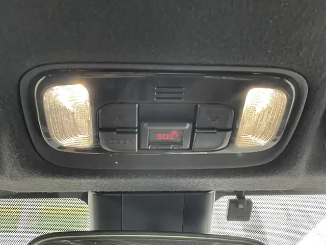 トヨタ ヤリス ハイブリッド X 道央・札幌 2022(令4)年 6.8万km スーパーホワイトⅡ ・4WD/・ワンオーナー/・衝突軽減ブレーキ/・寒冷地仕様/・純正ディスプレイオーディオ/　BT＆USB＆AM＆FM/・バックカメラ/・レーダークルーズコントロール/・レーンキープアシスト/・オートエアコン/・オートライト/・オートリトラミラー/・プッシュスタート/・スマートキー/・ミラーヒーター/・AC100V/・ビルトインETC/・純正フロアマット/・ウィンカーミラー/・スペアキー